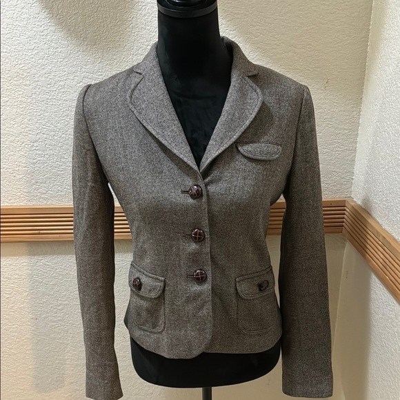 Banana Republic Jackets & Blazers - Banana Republic Size 2 Brown button down Blazer!!